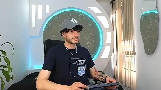 Snapshot of Rafael_Mendezz chatting on October 9, 8:58 pm Rafael Mendezz online show from October 9, 8:58 pm