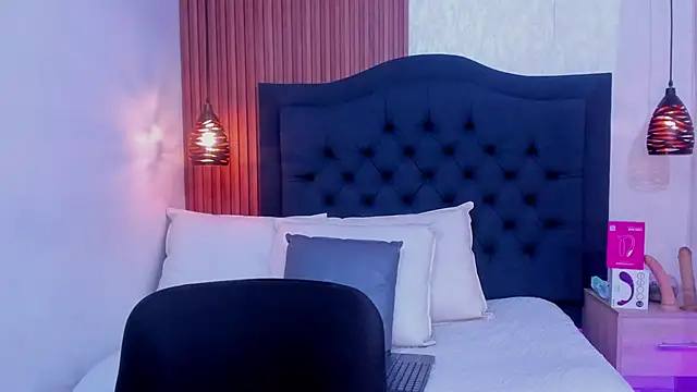 Hisoka 011 online show from April 4, 9:56 pm