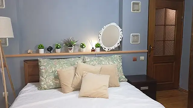 Snapshot of okerriella chatting on September 17, 1:23 pm okerriella online show from September 17, 1:23 pm
