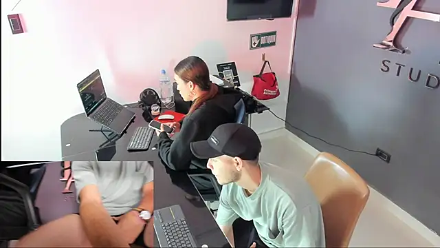 lara and danny online show from September 18, 7:49 pm