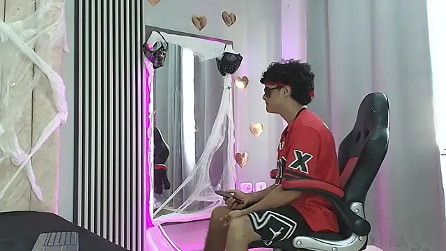 mikey banji online show from October 18, 8:58 pm