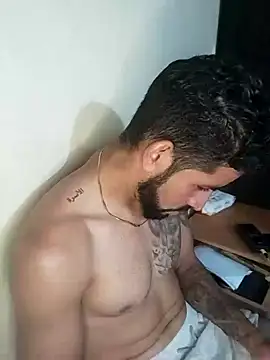 Snapshot of Alexsexygamer chatting on October 16, 12:29 am Alexsexygamer online show from October 16, 12:29 am