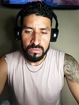 Snapshot of Alexsexygamer chatting on November 2, 12:04 am Alexsexygamer online show from November 2, 12:04 am