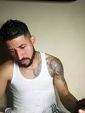 Snapshot of Alexsexygamer chatting on October 23, 2:15 am Alexsexygamer online show from October 23, 2:15 am