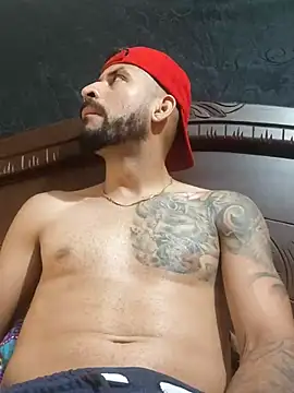 Snapshot of Alexsexygamer chatting on October 22, 2:04 am Alexsexygamer online show from October 22, 2:04 am