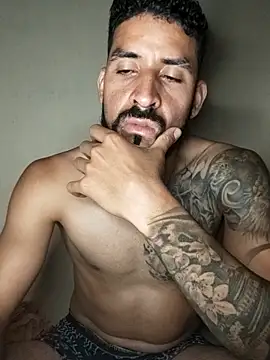 Snapshot of Alexsexygamer chatting on October 30, 2:24 am Alexsexygamer online show from October 30, 2:24 am