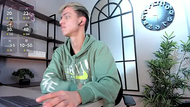 nicktorn online show from November 18, 12:31 pm