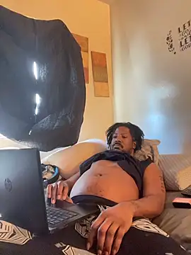 viceutk1 online show from March 10, 6:25 pm