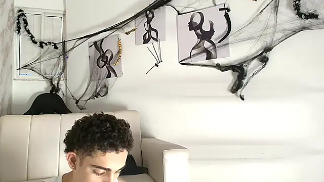 Snapshot of nathan_shimmer chatting on October 19, 9:40 pm nathan shimmer online show from October 19, 9:40 pm