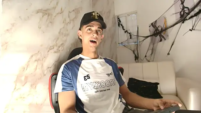 Snapshot of nathan_shimmer chatting on November 1, 9:08 pm nathan shimmer online show from November 1, 9:08 pm