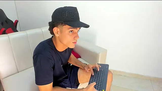 Snapshot of nathan_shimmer chatting on October 17, 4:16 am nathan shimmer online show from October 17, 4:16 am