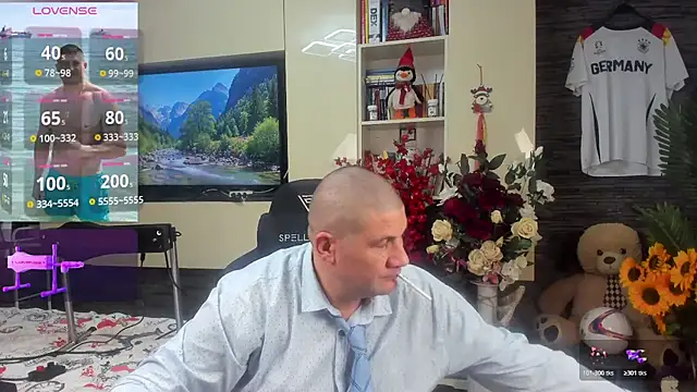 SpartacusDaddy48 online show from June 18, 5:42 am