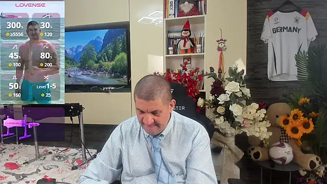 SpartacusDaddy48 online show from June 25, 5:34 am