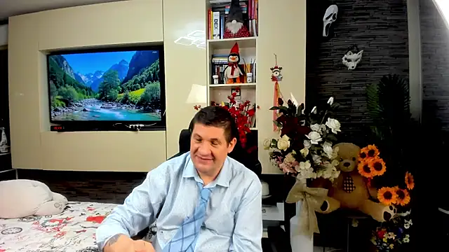 SpartacusDaddy48 online show from June 10, 4:51 pm