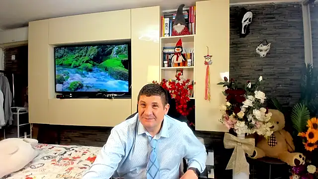 SpartacusDaddy48 online show from April 22, 6:56 pm