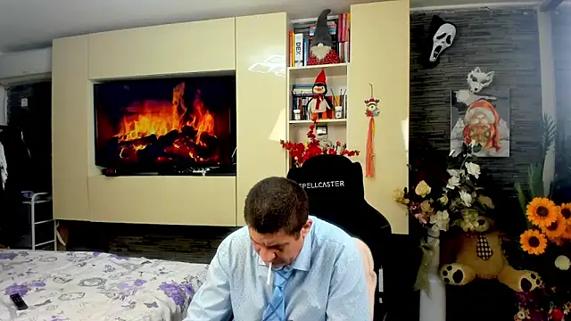 SpartacusDaddy48 online show from March 21, 1:37 pm