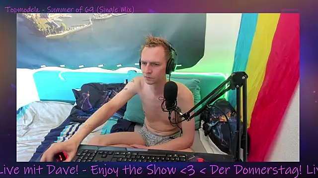 Snapshot of DaveLindau chatting on September 18, 2:52 pm DaveLindau online show from September 18, 2:52 pm