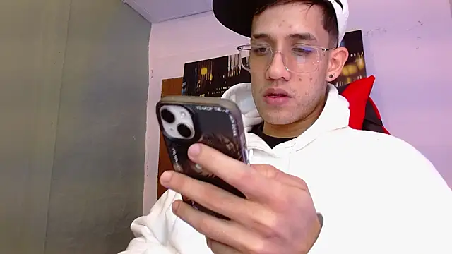 alexgiraldo   online show from May 4, 1:24 pm