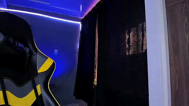 Snapshot of alexgiraldo__ chatting on October 17, 8:02 pm alexgiraldo online show from October 17, 8:02 pm