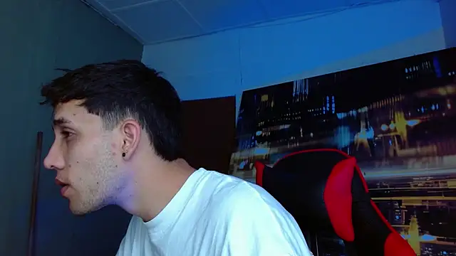 alexgiraldo   online show from April 12, 2:04 am