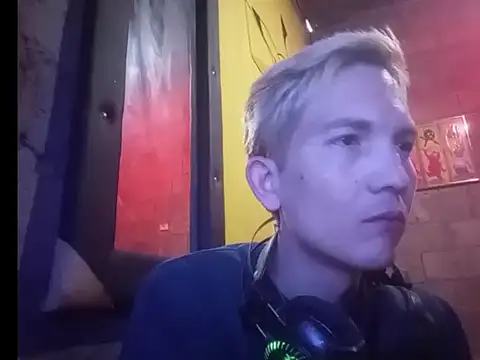 Cloudztrife online show from May 19, 4:46 pm