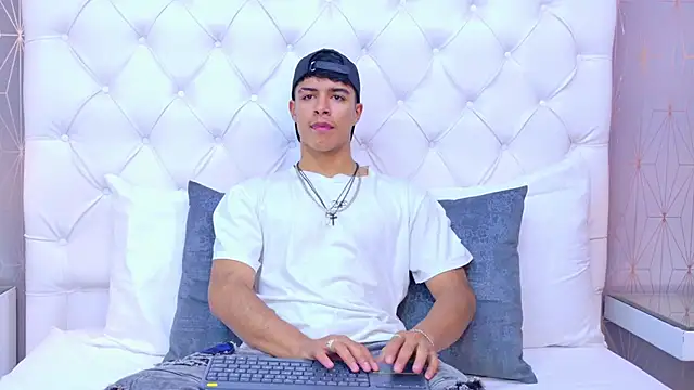 Snapshot of JacobBikerr chatting on September 30, 3:02 am JacobBikerr online show from September 30, 3:02 am
