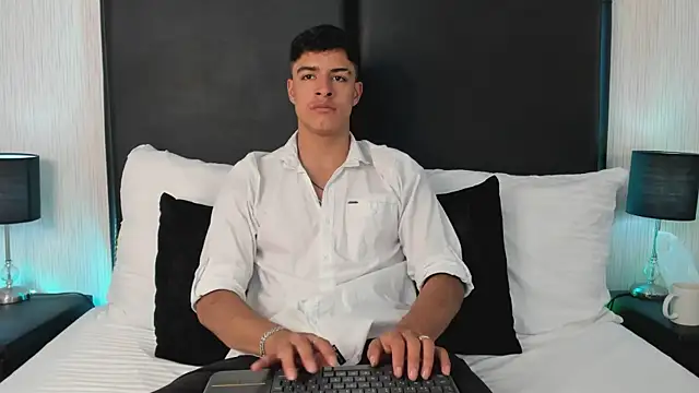 Snapshot of JacobBikerr chatting on September 26, 12:36 pm JacobBikerr online show from September 26, 12:36 pm