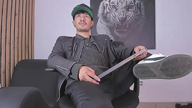 Snapshot of DimitriDeluxe chatting on October 3, 8:14 pm DimitriDeluxe online show from October 3, 8:14 pm