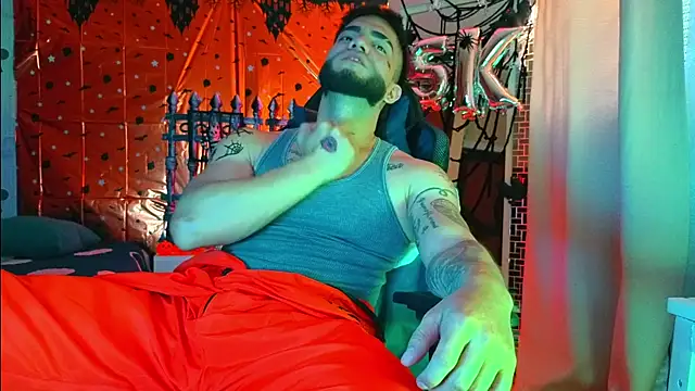 Snapshot of King_Draven3 chatting on October 28, 8:22 pm King Draven3 online show from October 28, 8:22 pm