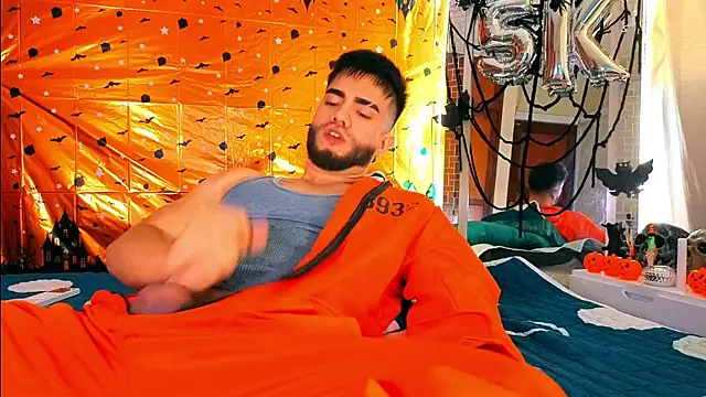 Snapshot of King_Draven3 chatting on October 31, 8:34 pm King Draven3 online show from October 31, 8:34 pm