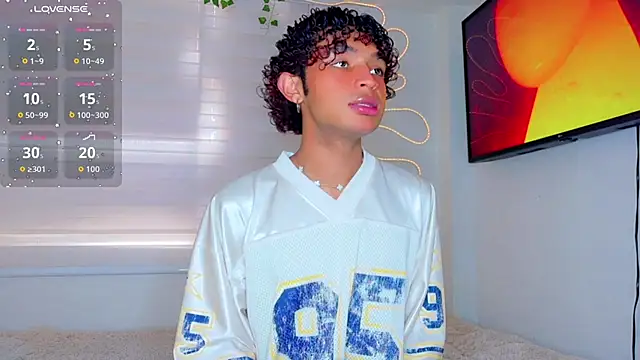 Aaron Wiinter online show from March 19, 7:39 pm