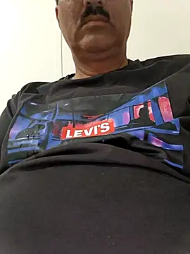 Snapshot of moonflower25 chatting on October 21, 7:11 am moonflower25 online show from October 21, 7:11 am