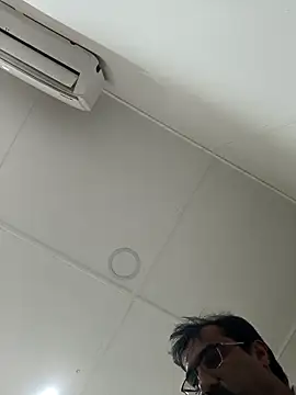 Snapshot of moonflower25 chatting on October 17, 7:34 am moonflower25 online show from October 17, 7:34 am