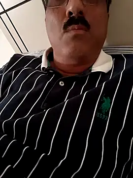 Snapshot of moonflower25 chatting on October 23, 9:24 am moonflower25 online show from October 23, 9:24 am