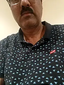 Snapshot of moonflower25 chatting on October 13, 5:24 am moonflower25 online show from October 13, 5:24 am