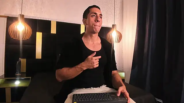 Lucio  Fox online show from April 21, 12:00 pm