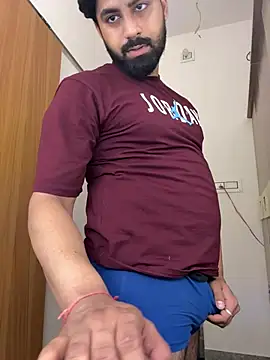 hottestboy03 online show from May 13, 8:11 am