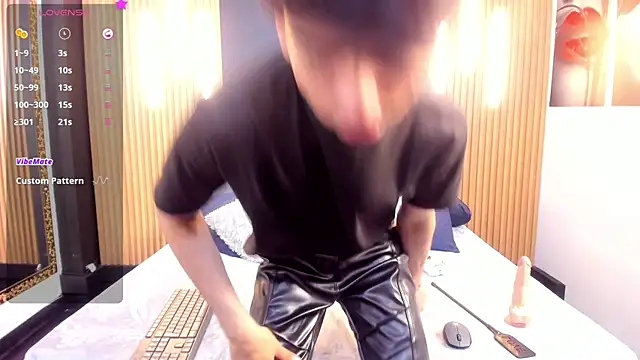 Snapshot of OnlyJos chatting on October 27, 8:22 pm OnlyJos online show from October 27, 8:22 pm