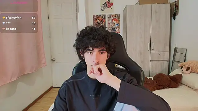 Nude Boy18 online show from April 28, 2:27 am