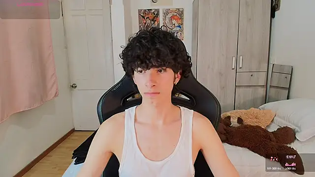 Nude Boy18 online show from May 7, 1:49 am