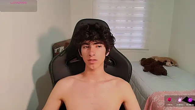 Nude Boy18 online show from June 20, 10:59 pm
