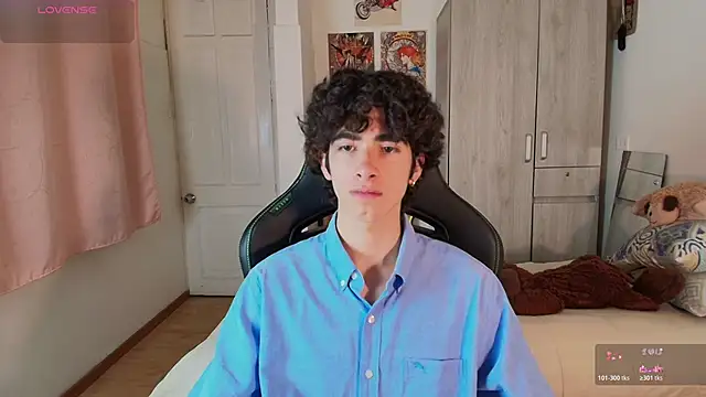 Nude Boy18 online show from April 23, 11:07 pm