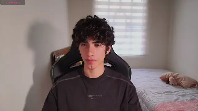 Nude Boy18 online show from June 25, 10:24 pm