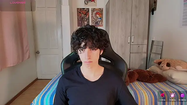 Nude Boy18 online show from April 30, 4:41 am