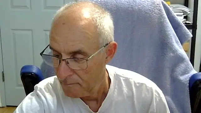 funone1999 online show from April 18, 2:02 am