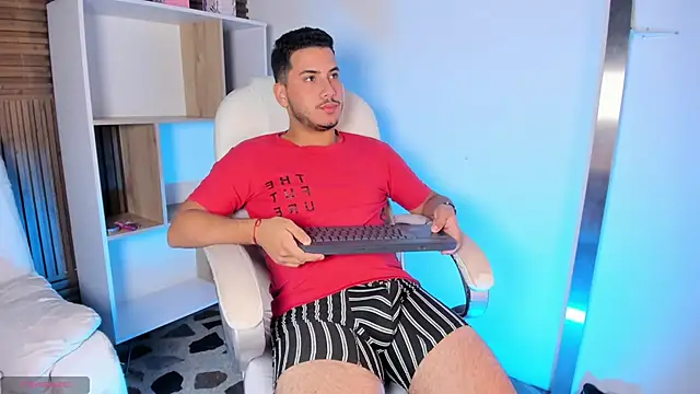 Snapshot of Axel_grey_ chatting on September 16, 2:29 pm Axel grey online show from September 16, 2:29 pm