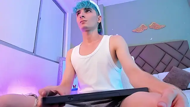JaydenVillalobos online show from September 19, 11:37 pm