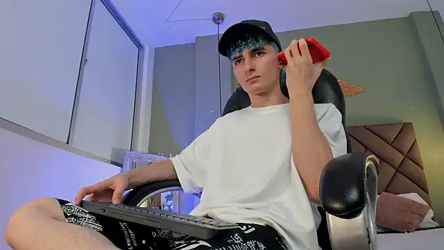 JaydenVillalobos online show from September 14, 9:50 pm