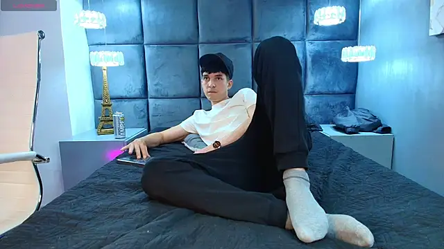 Jheampiiero online show from April 28, 8:57 pm