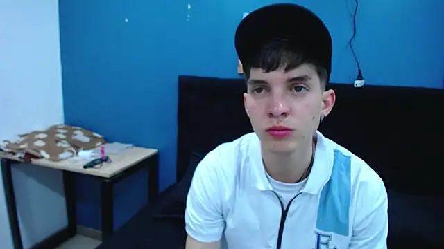 Jheampiiero online show from November 10, 2:44 pm